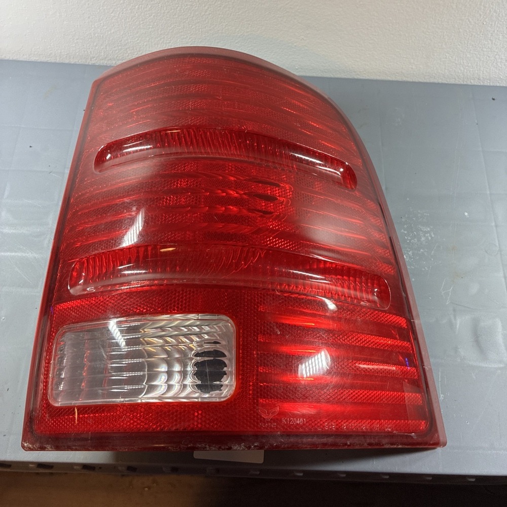 2002 to 2005 Ford Explorer Right Passenger Rh Side Tail light OEM